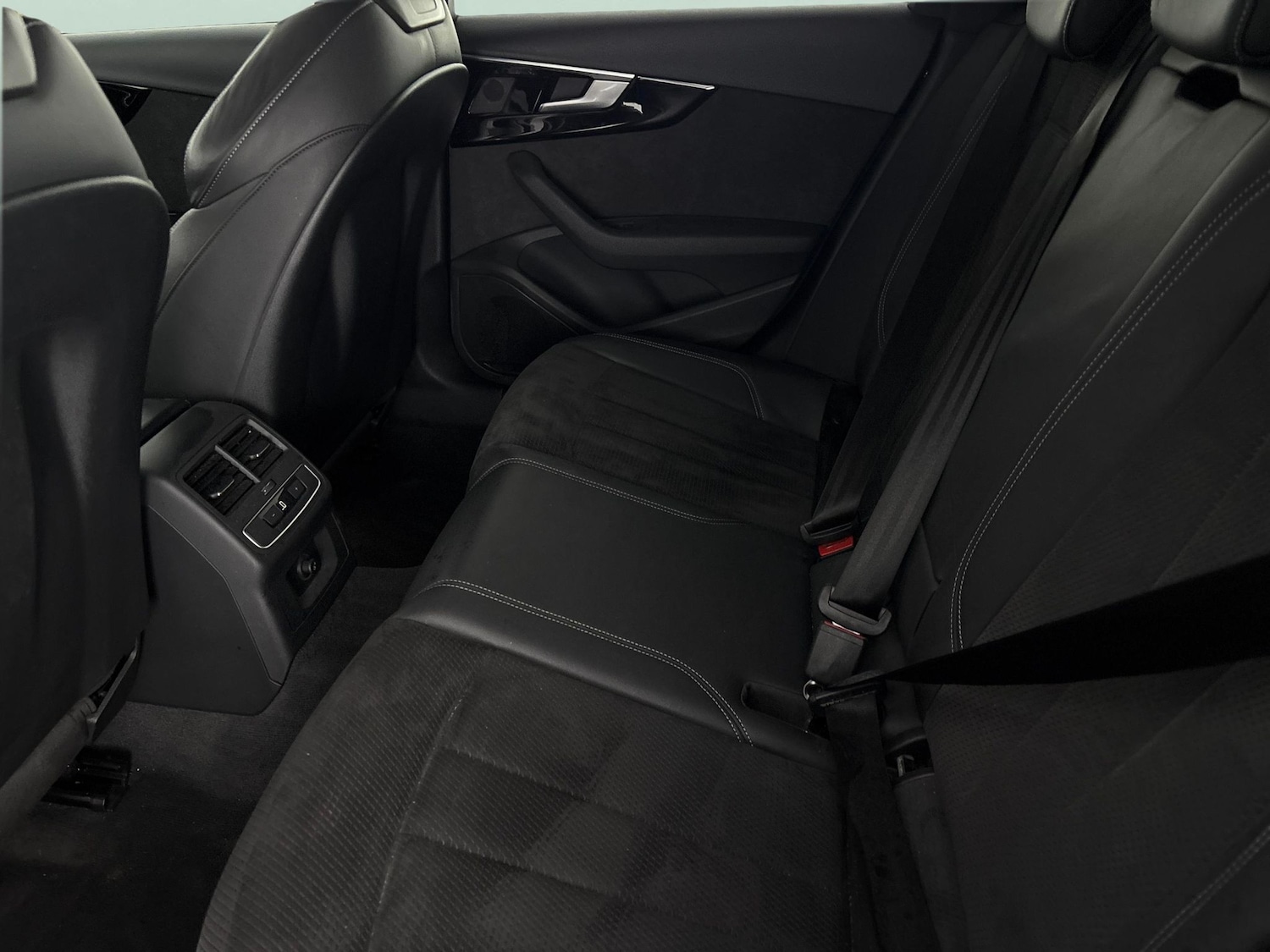 Used Audi A4 2020 for sale - 76931965: Photo 34