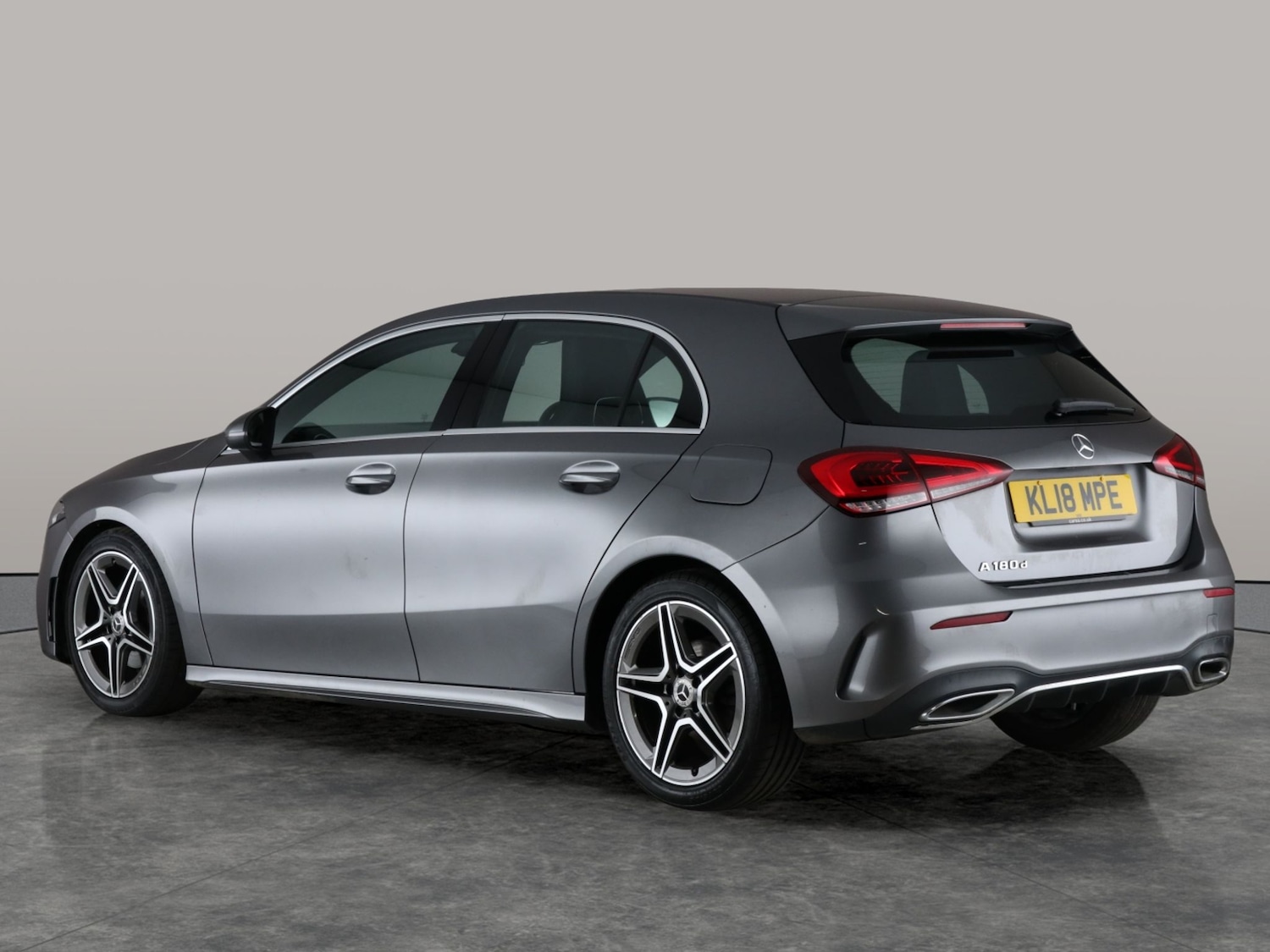 Used Mercedes-Benz A-Class 2018 for sale - 76542630: Photo 13