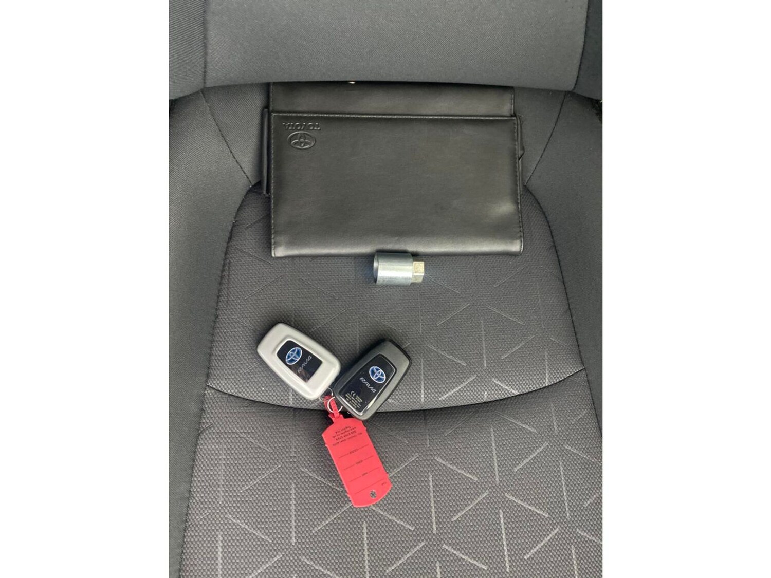 Used Toyota RAV4 2021 for sale - 77972170: Photo 26