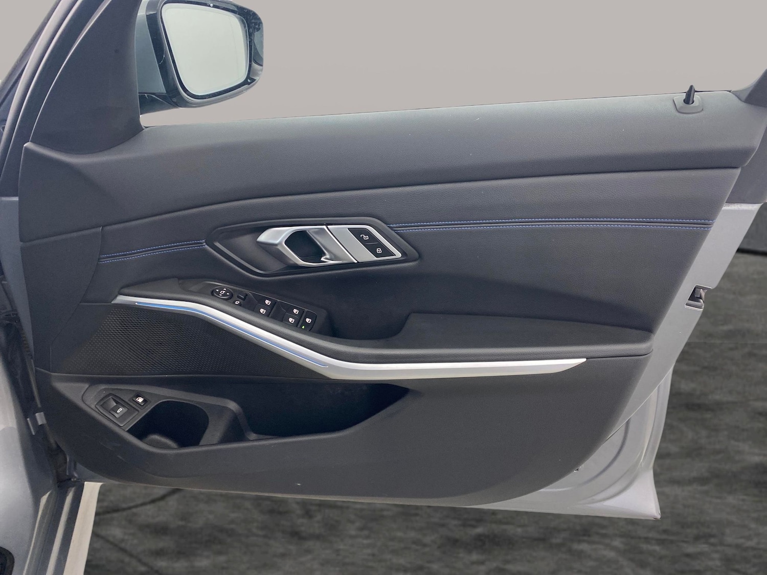 Used BMW 3 Series 2023 for sale - 76353448: Photo 38