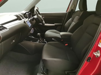 Used Suzuki Swift 2021 for sale - 75628128: Photo
