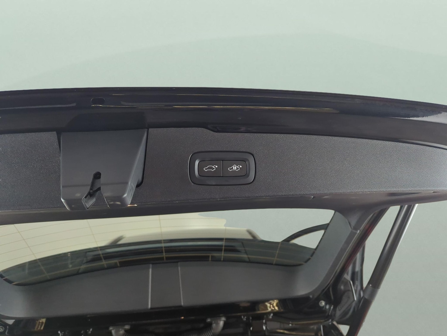 Used Volvo V60 2023 for sale - 77272047: Photo 16