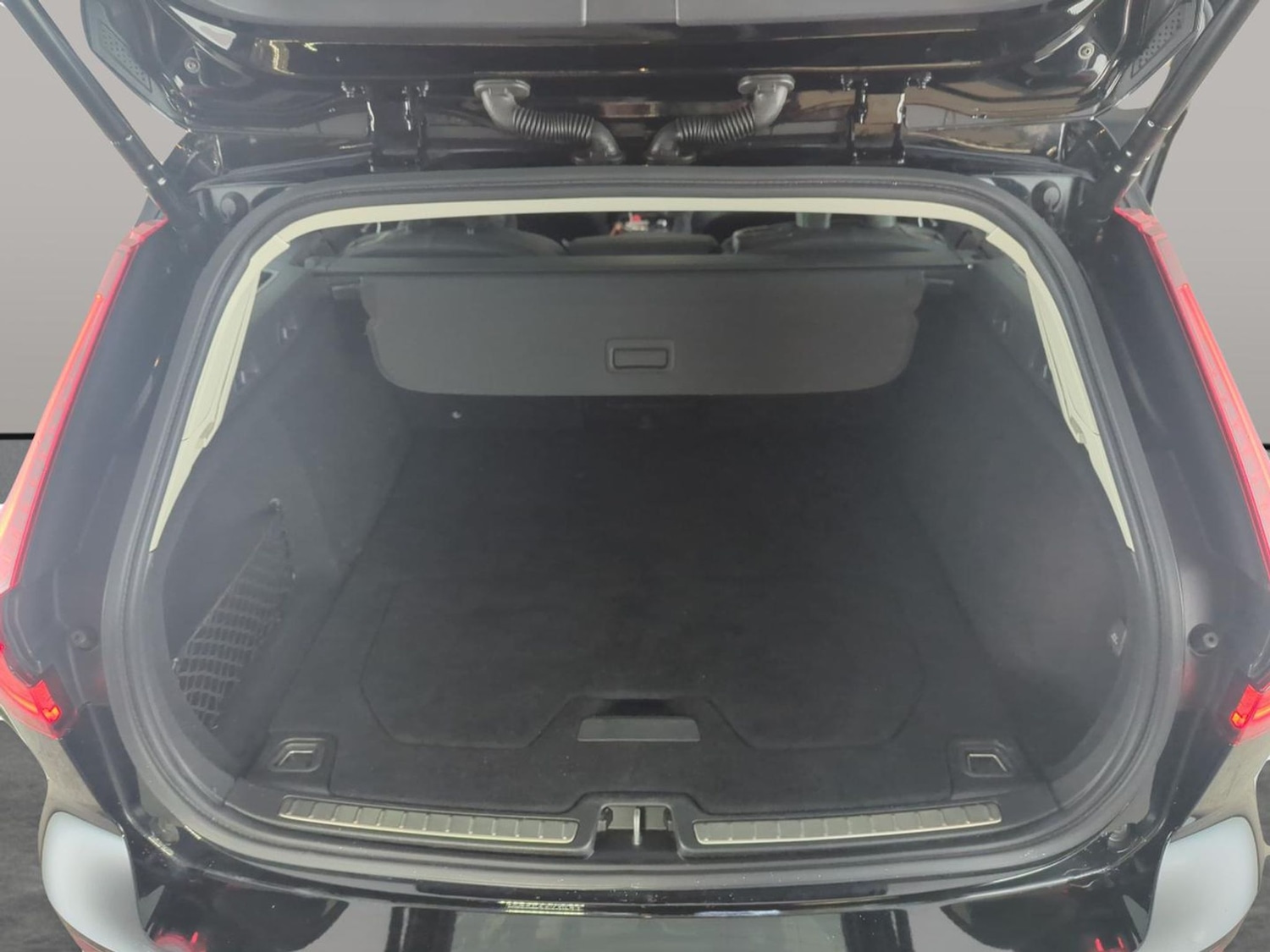 Used Volvo V60 2023 for sale - 77272047: Photo 38