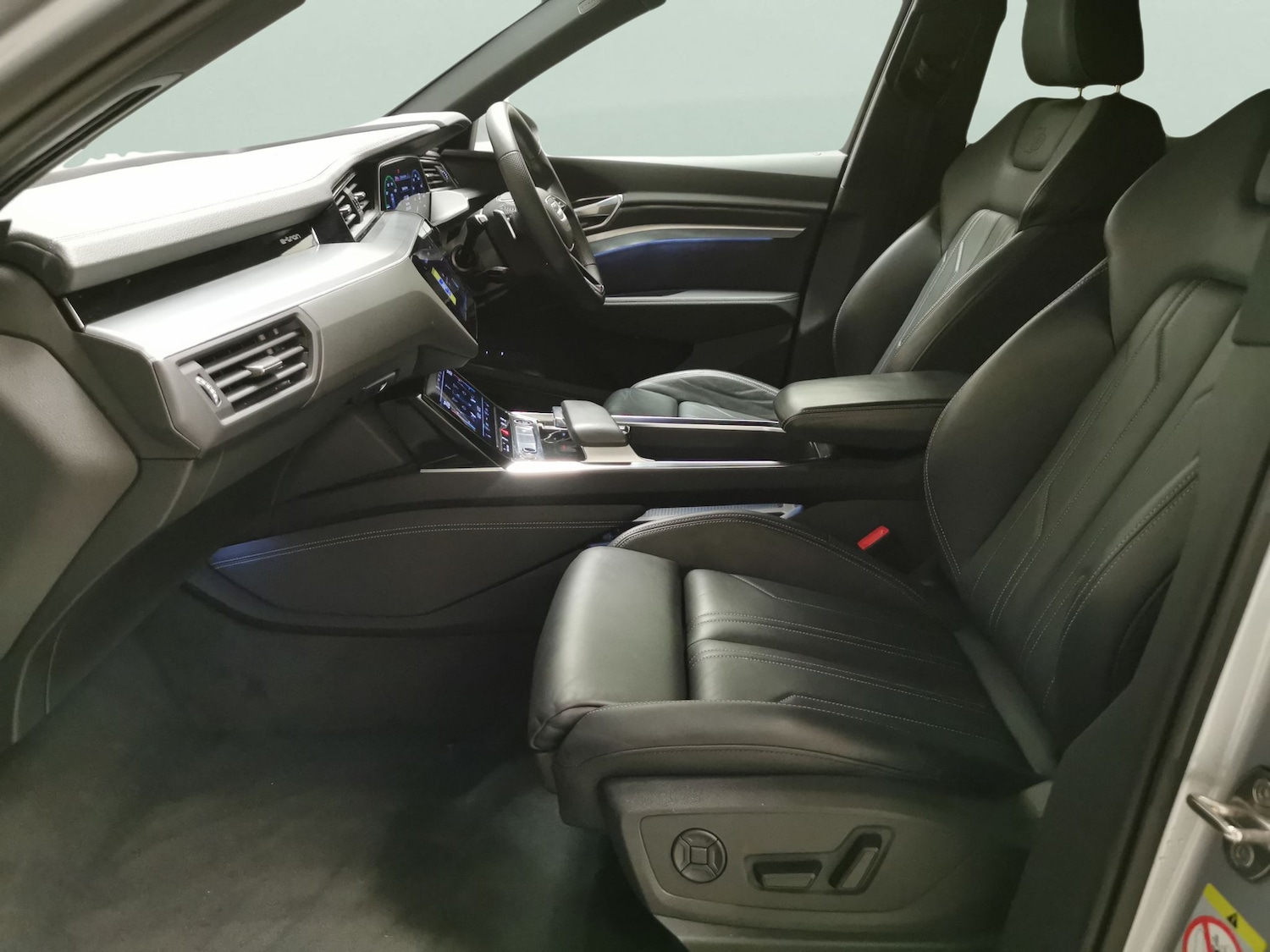 Used Audi e-tron 2022 for sale - 76362415: Photo 6