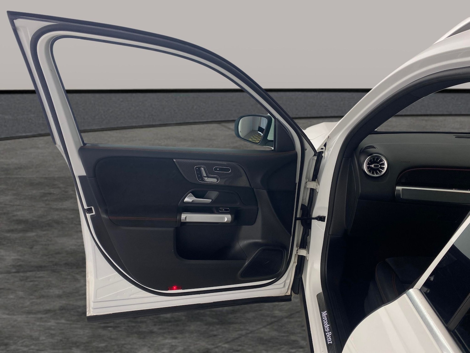 Used Mercedes-Benz GLB 2021 for sale - 76682198: Photo 26