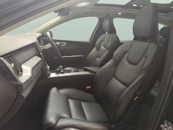 Used Volvo XC60 2023 for sale - 79030804: Photo