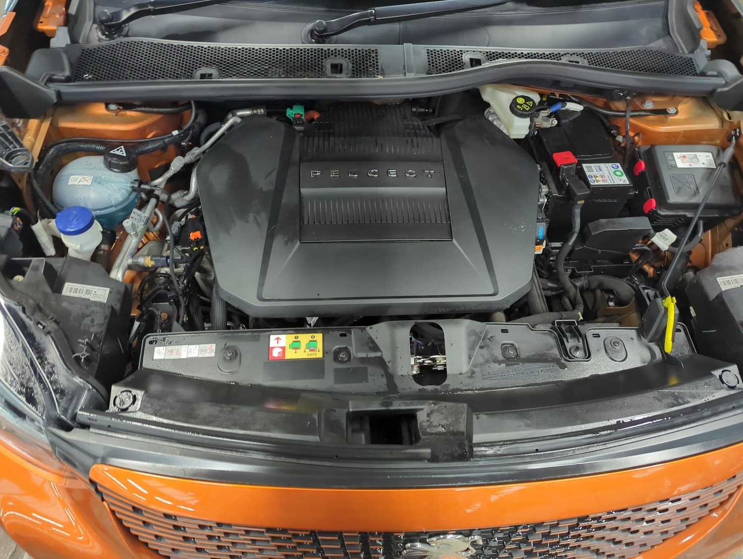 Used Peugeot E-2008 2021 for sale - 77635676: Photo 35