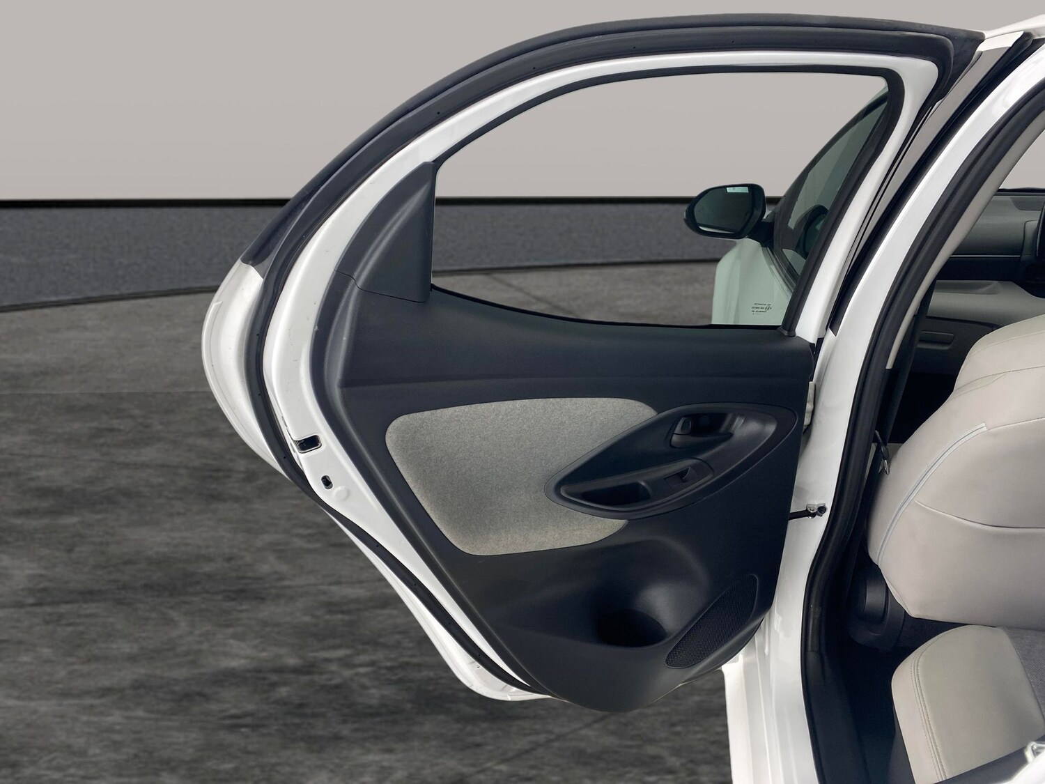 Used Toyota Yaris 2022 for sale - 78055486: Photo 24