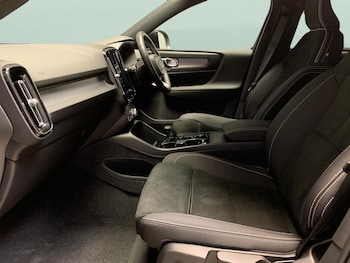 Used Volvo XC40 2022 for sale - 76704032: Photo