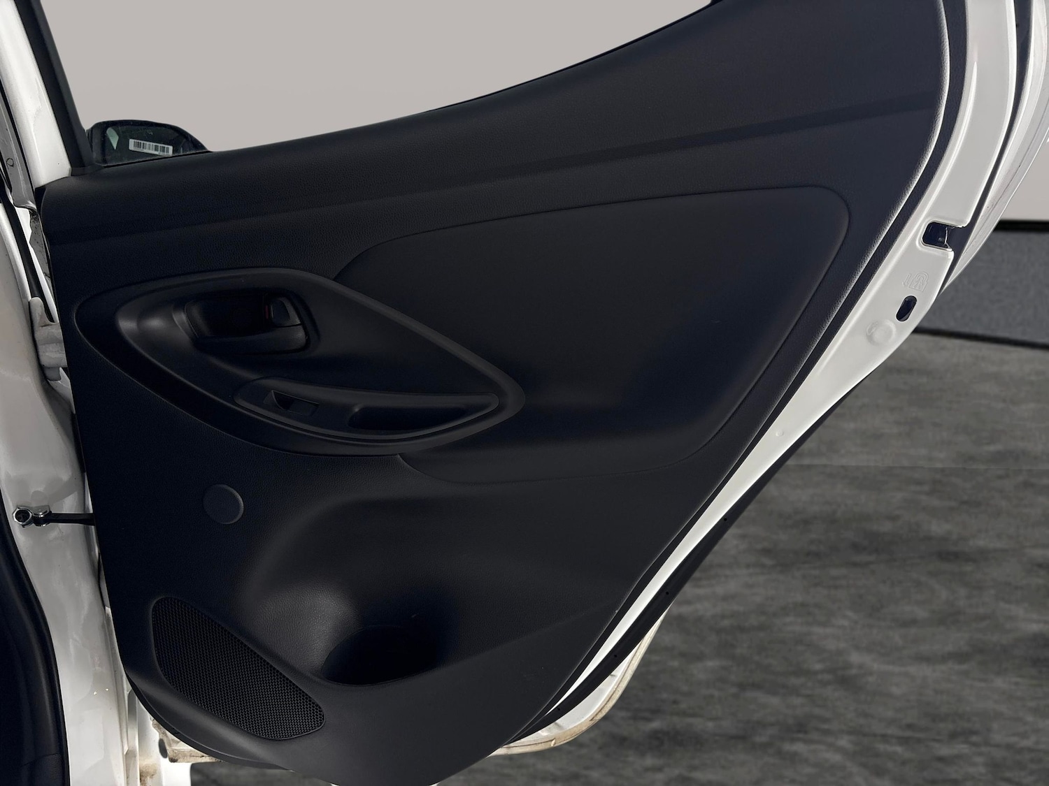 Used Toyota Yaris 2022 for sale - 76750357: Photo 32