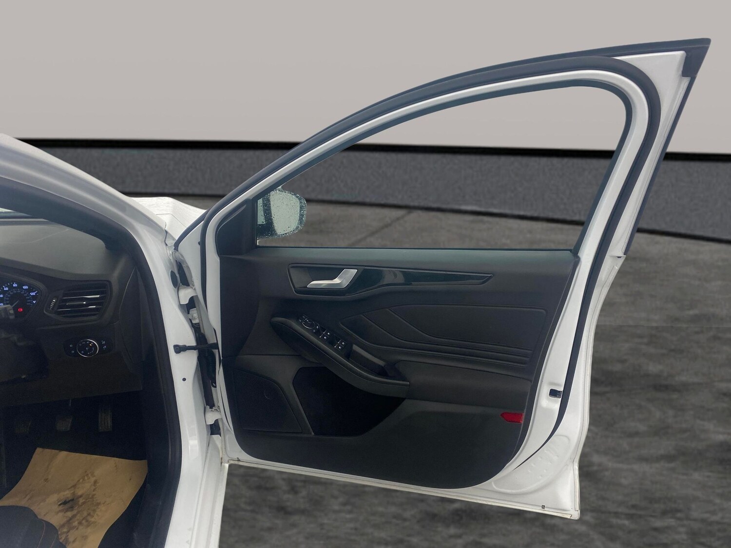 Used Ford Focus for sale - 77337396: Photo 24