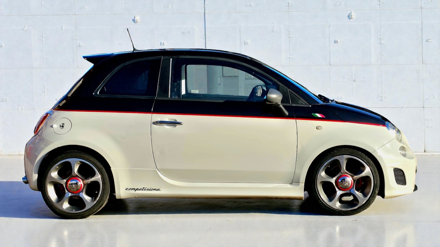 Used Abarth 595 2014 for sale - 77459682: Photo 2