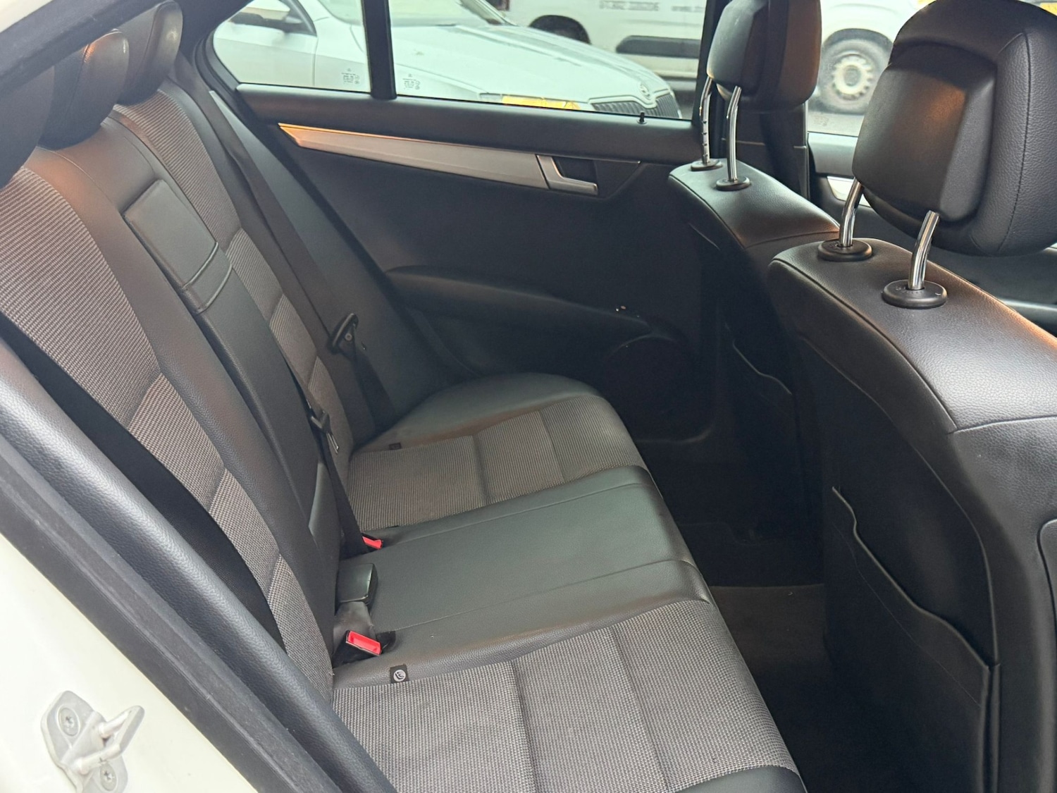 Used Mercedes-Benz C Class 2013 for sale - 76941334: Photo 11