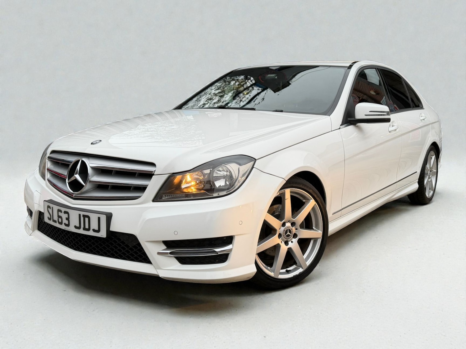 Used Mercedes-Benz C Class 2013 for sale - 76941334: Photo 3