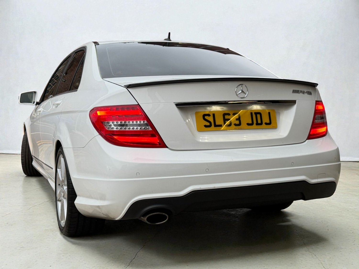 Used Mercedes-Benz C Class 2013 for sale - 76941334: Photo 4