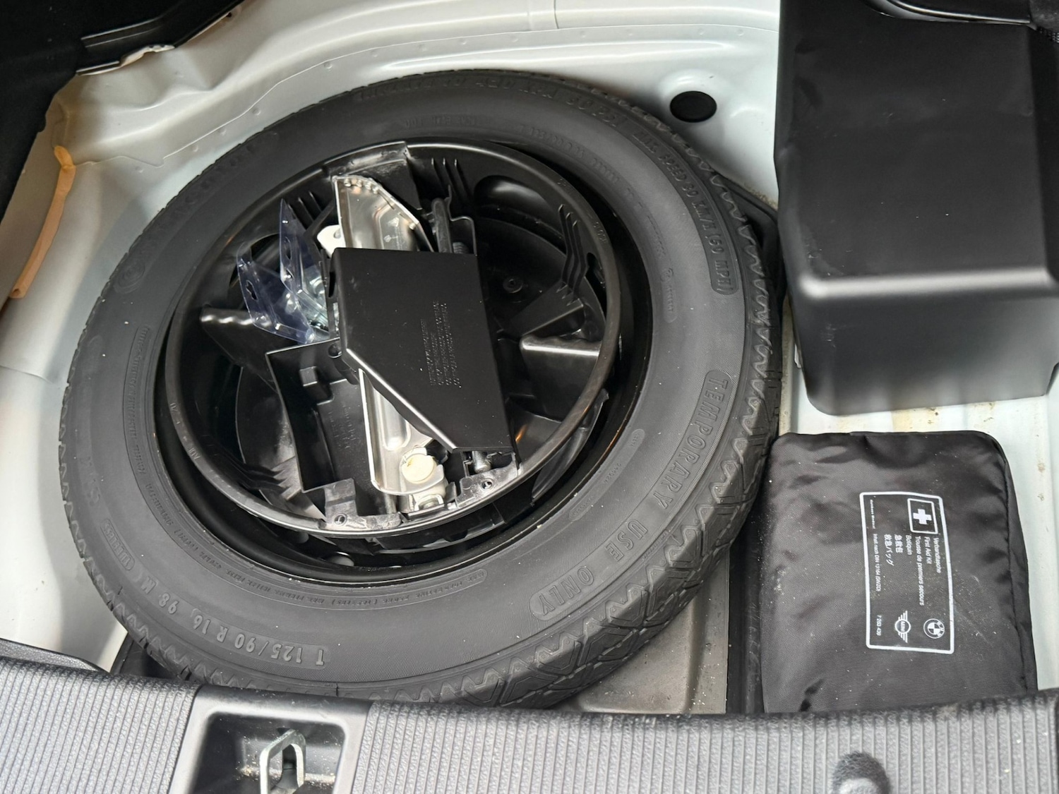 Used Mercedes-Benz C Class 2013 for sale - 76941334: Photo 7