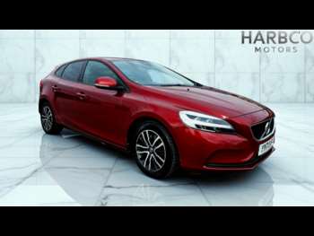 2017 (17) - D3 [4 Cyl 150] Momentum 5dr