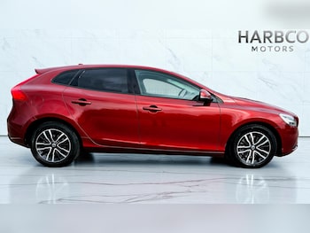 Used Volvo V40 2017 for sale - 75275027: Photo