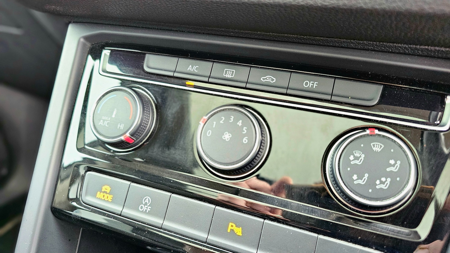 Used Volkswagen Touran 2017 for sale - 77904328: Photo 24