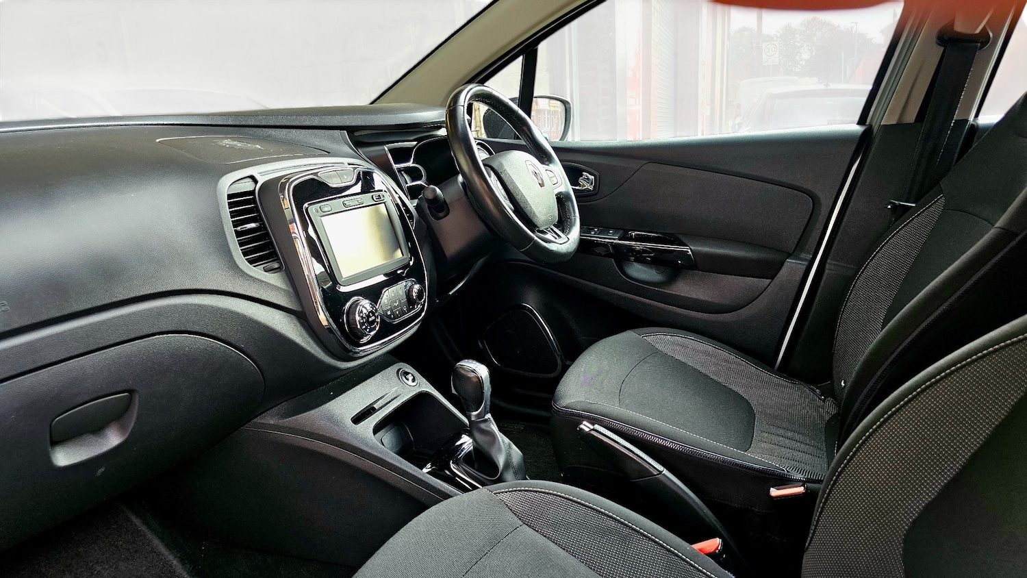 Used Renault Captur 2017 for sale - 77459678: Photo 11