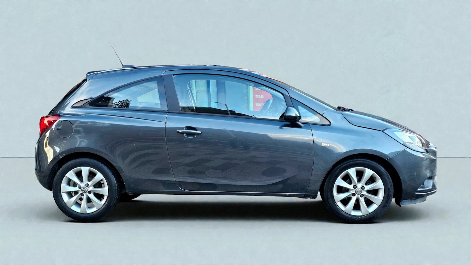 Used Vauxhall Corsa 2017 for sale - 76847033: Photo 2