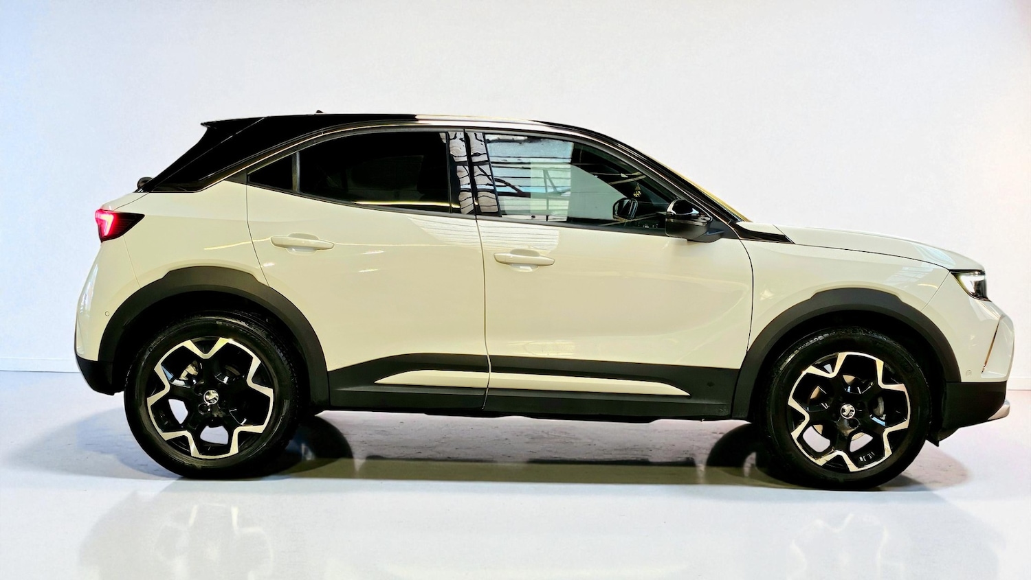 Used Vauxhall Mokka 2022 for sale - 76640755: Photo 2