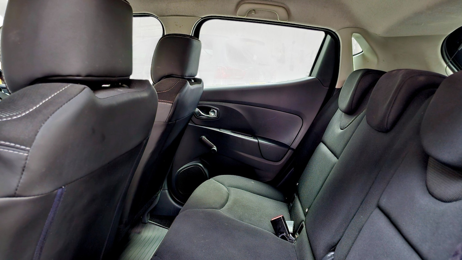 Used Renault Clio 2015 for sale - 77459676: Photo 10