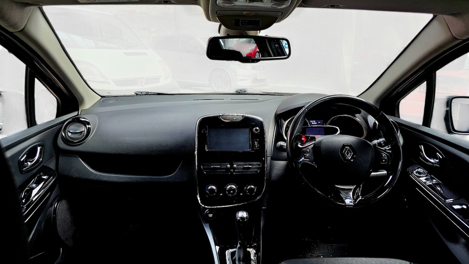 Used Renault Clio 2015 for sale - 77459676: Photo 12