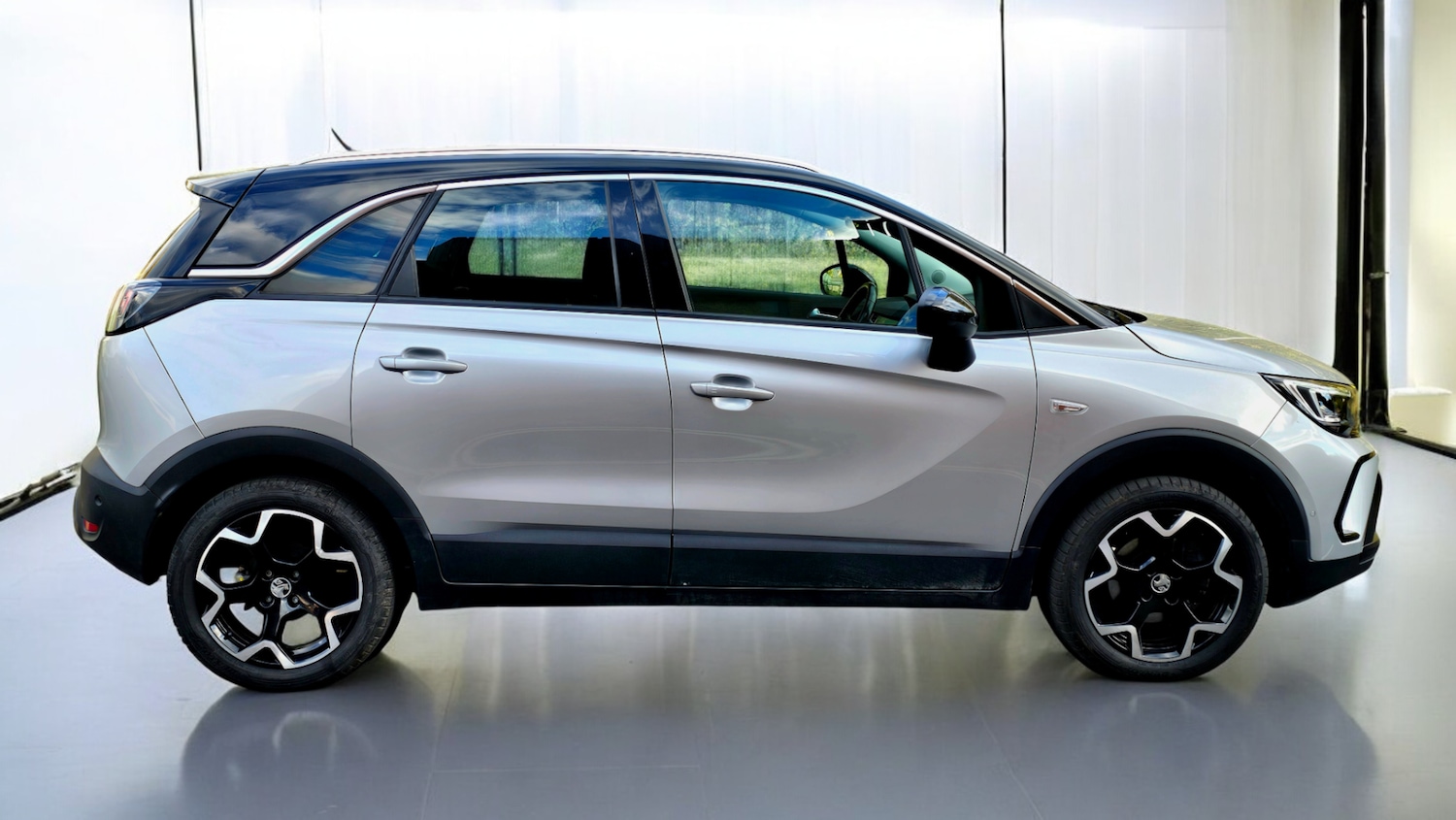 Used Vauxhall Crossland 2024 for sale - 76366787: Photo 2