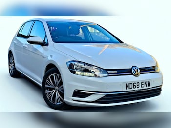 Used Volkswagen Golf 2018 for sale - 76379465: Photo