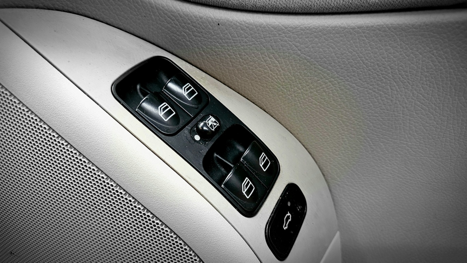 Used Mercedes-Benz C Class 2003 for sale - 76379461: Photo 16