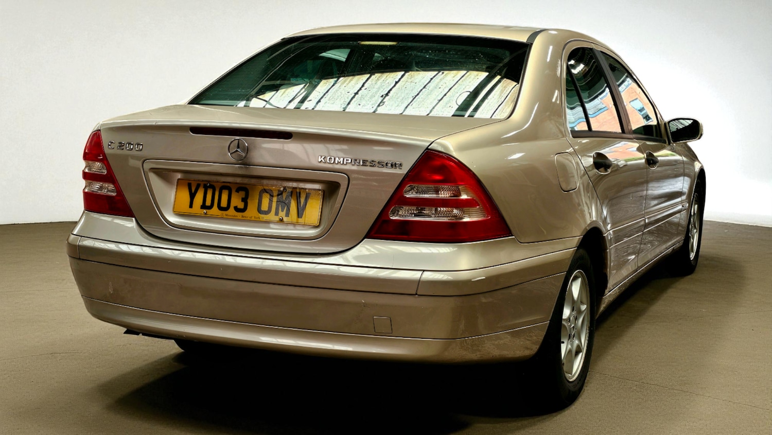 Used Mercedes-Benz C Class 2003 for sale - 76379461: Photo 3