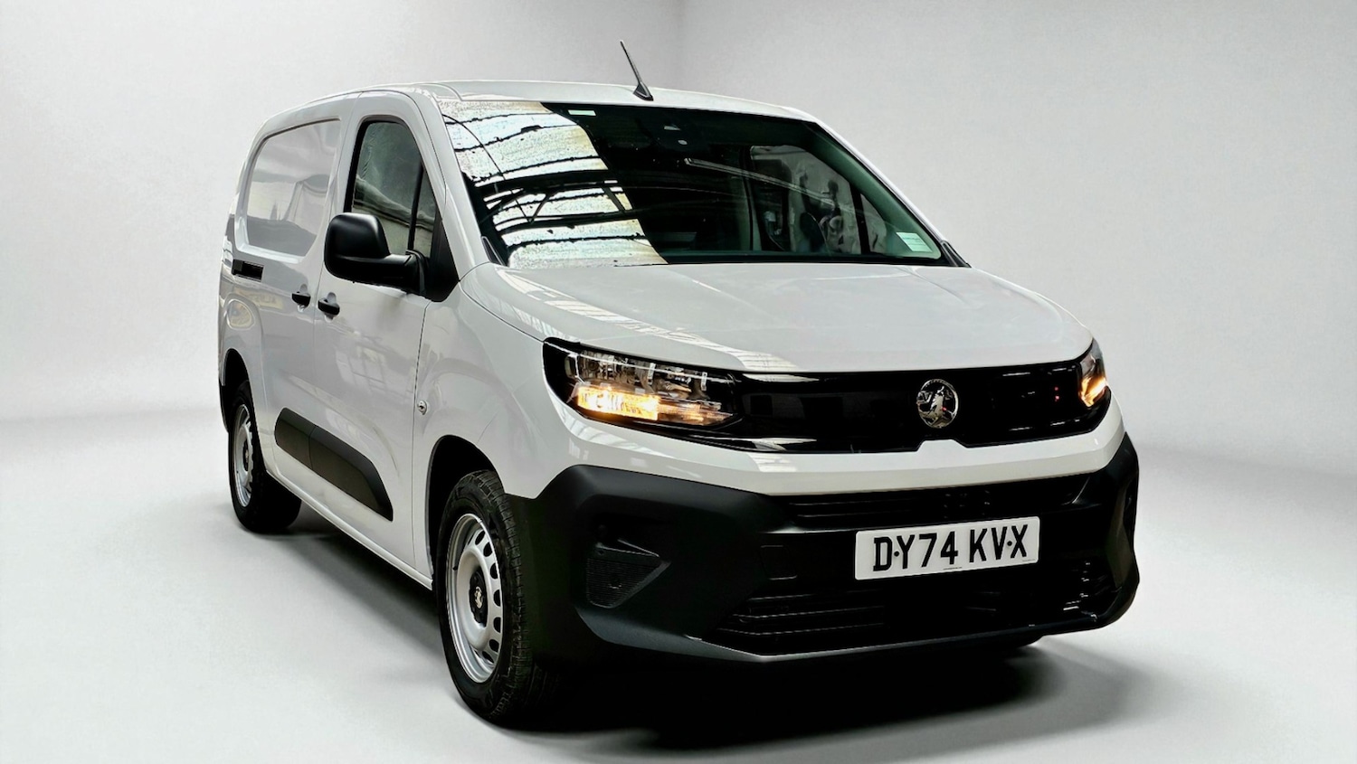 Used Vauxhall Combo 2024 for sale - 76613666: Photo 1