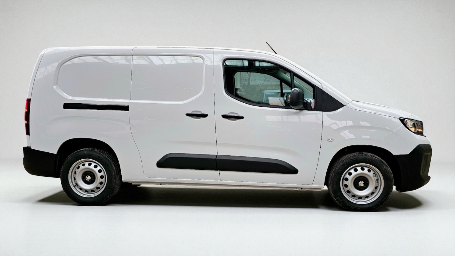 Used Vauxhall Combo 2024 for sale - 76613666: Photo 2