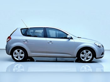 Used Kia Ceed 2012 for sale - 77459684: Photo