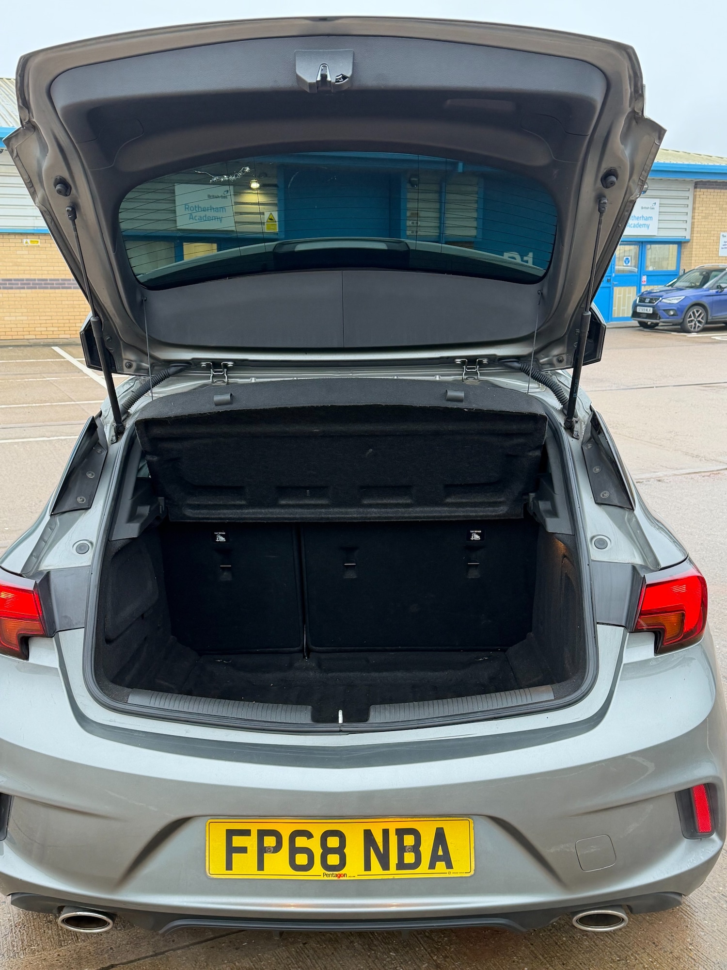 Used Vauxhall Astra 2018 for sale - 77740161: Photo 8