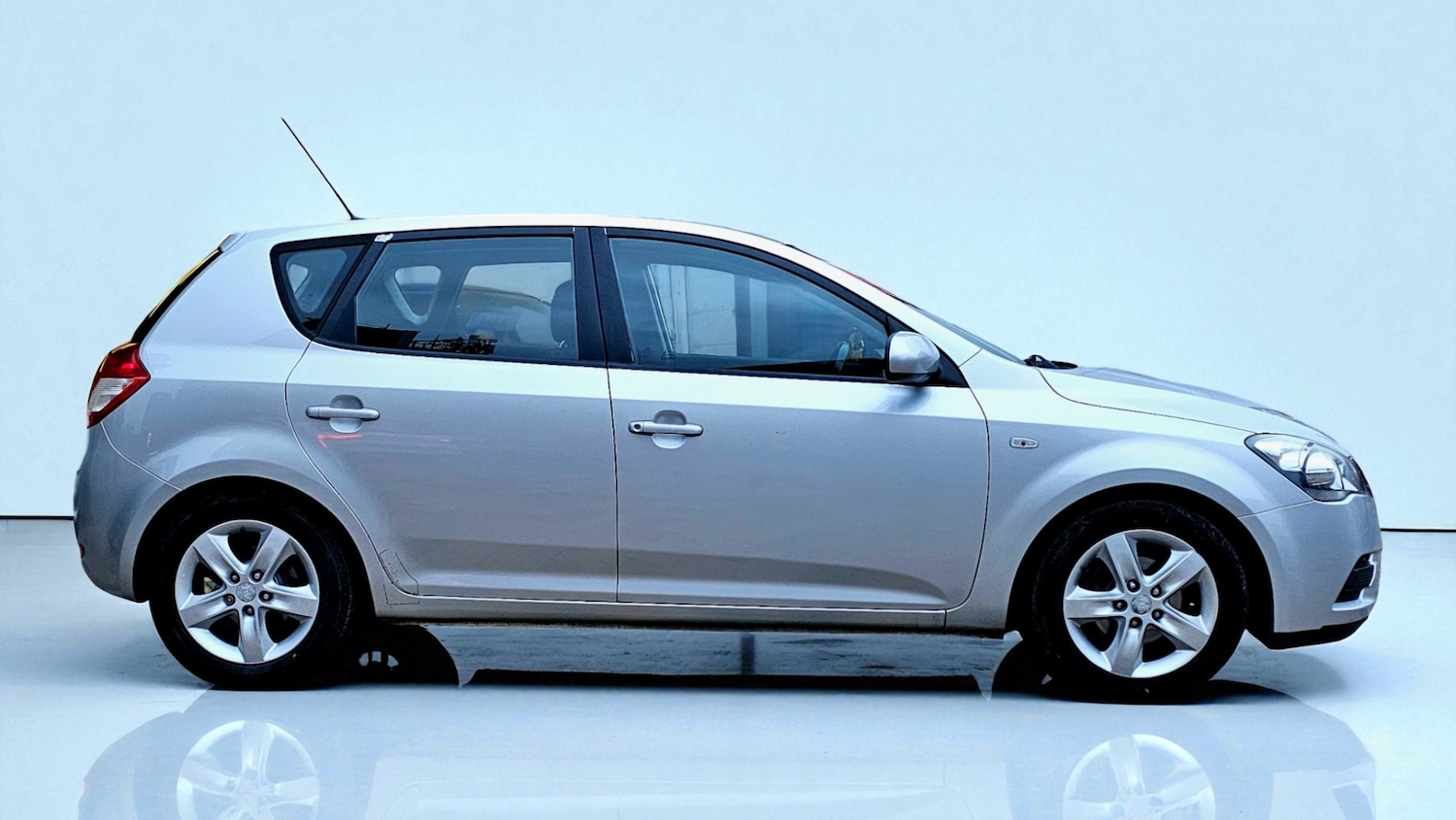 Used Kia Ceed 2012 for sale - 76379468: Photo 2