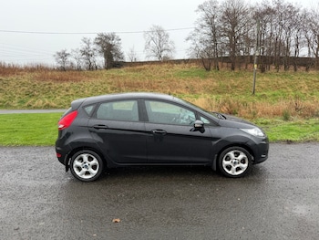Used Ford Fiesta 2011 for sale - 76618452: Photo