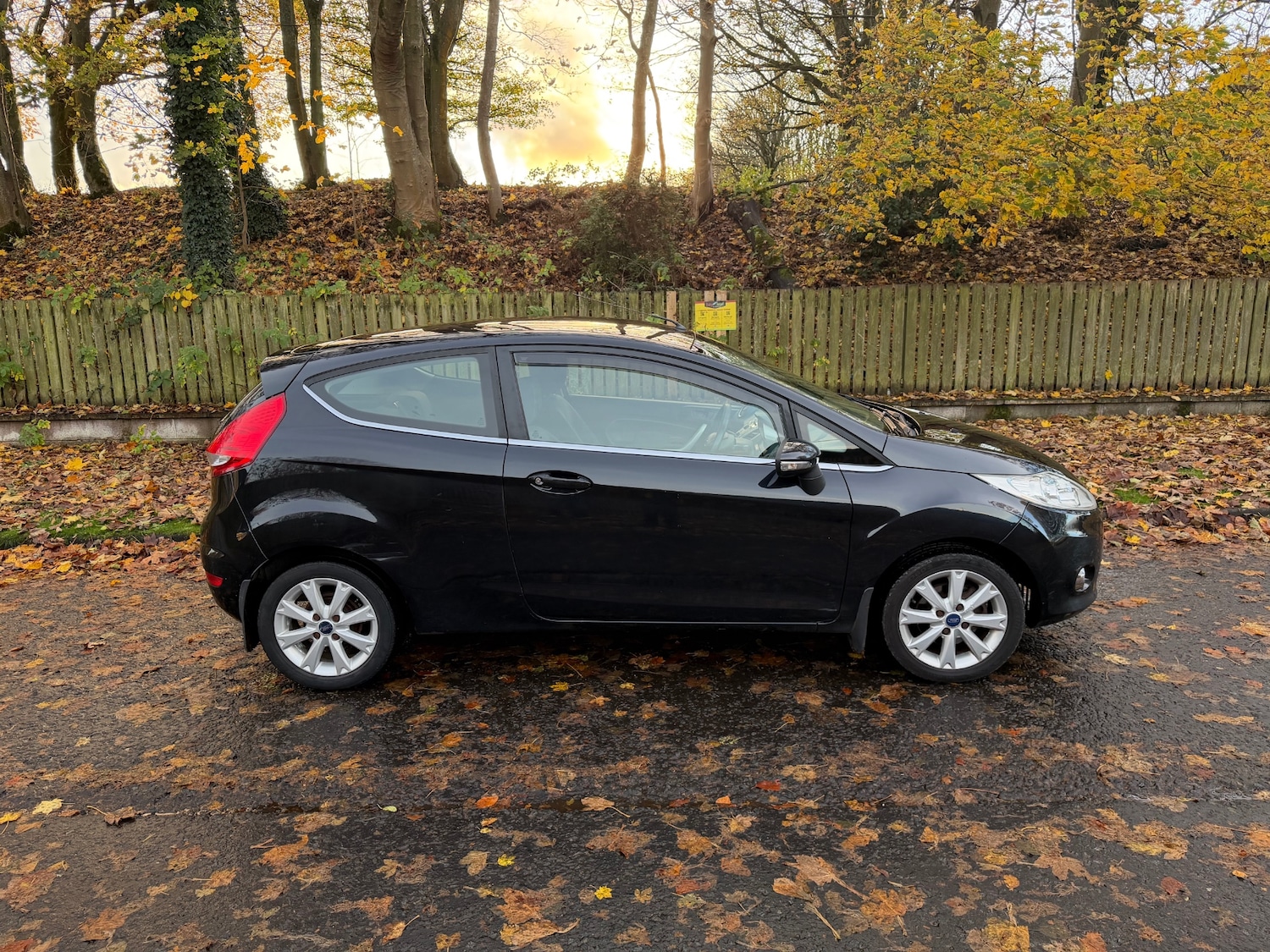 Used Ford Fiesta 2010 for sale - 76536304: Photo 3