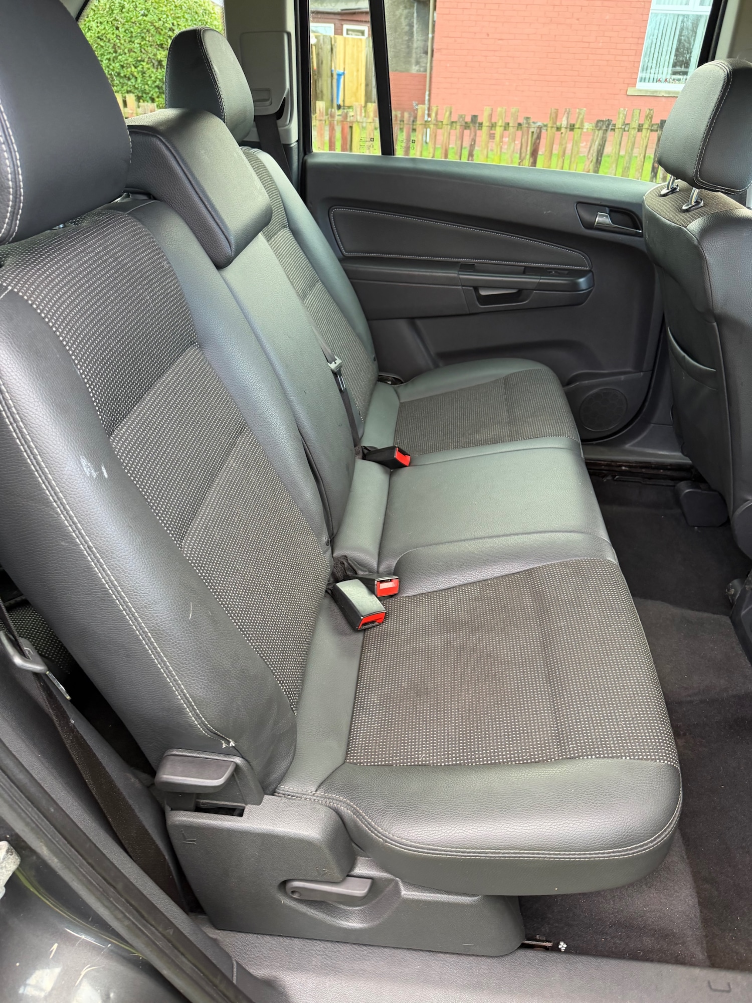 Used Vauxhall Zafira 2010 for sale - 76649654: Photo 9