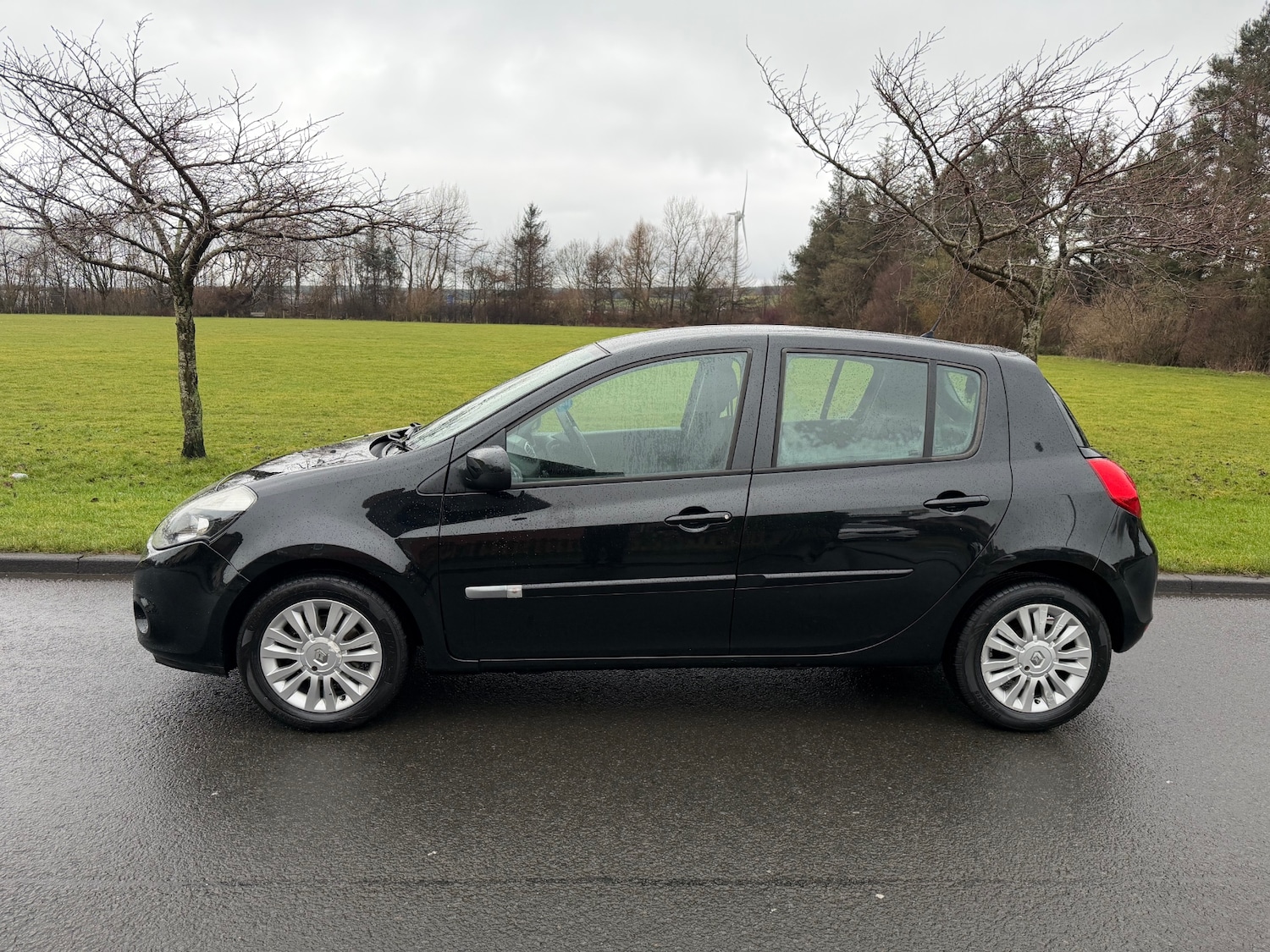 Used Renault Clio 2012 for sale - 77501244: Photo 2