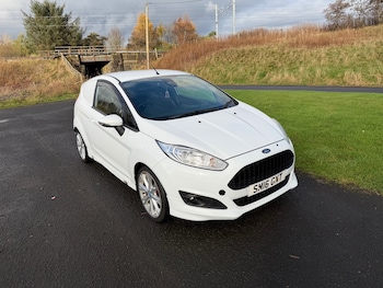 Used Ford Fiesta 2016 for sale - 76521202: Photo
