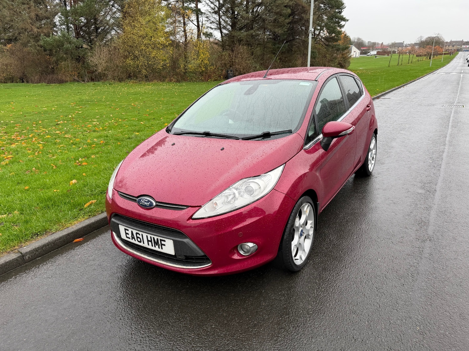 Used Ford Fiesta 2011 for sale - 76699709: Photo 2