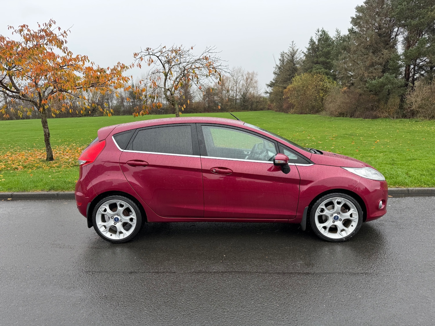 Used Ford Fiesta 2011 for sale - 76699709: Photo 4