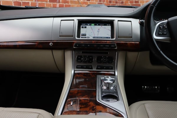 Used Jaguar XF 2013 for sale - 76279507: Photo 16
