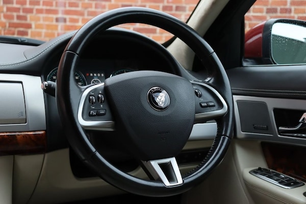 Used Jaguar XF 2013 for sale - 76279507: Photo 26