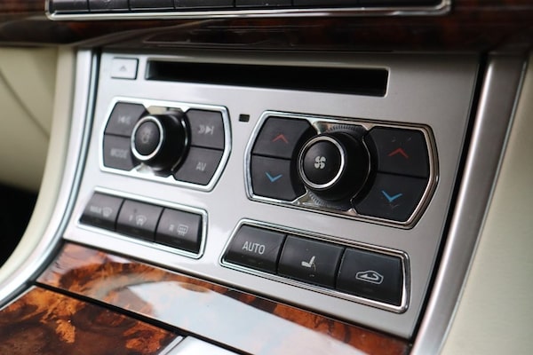 Used Jaguar XF 2013 for sale - 76279507: Photo 27