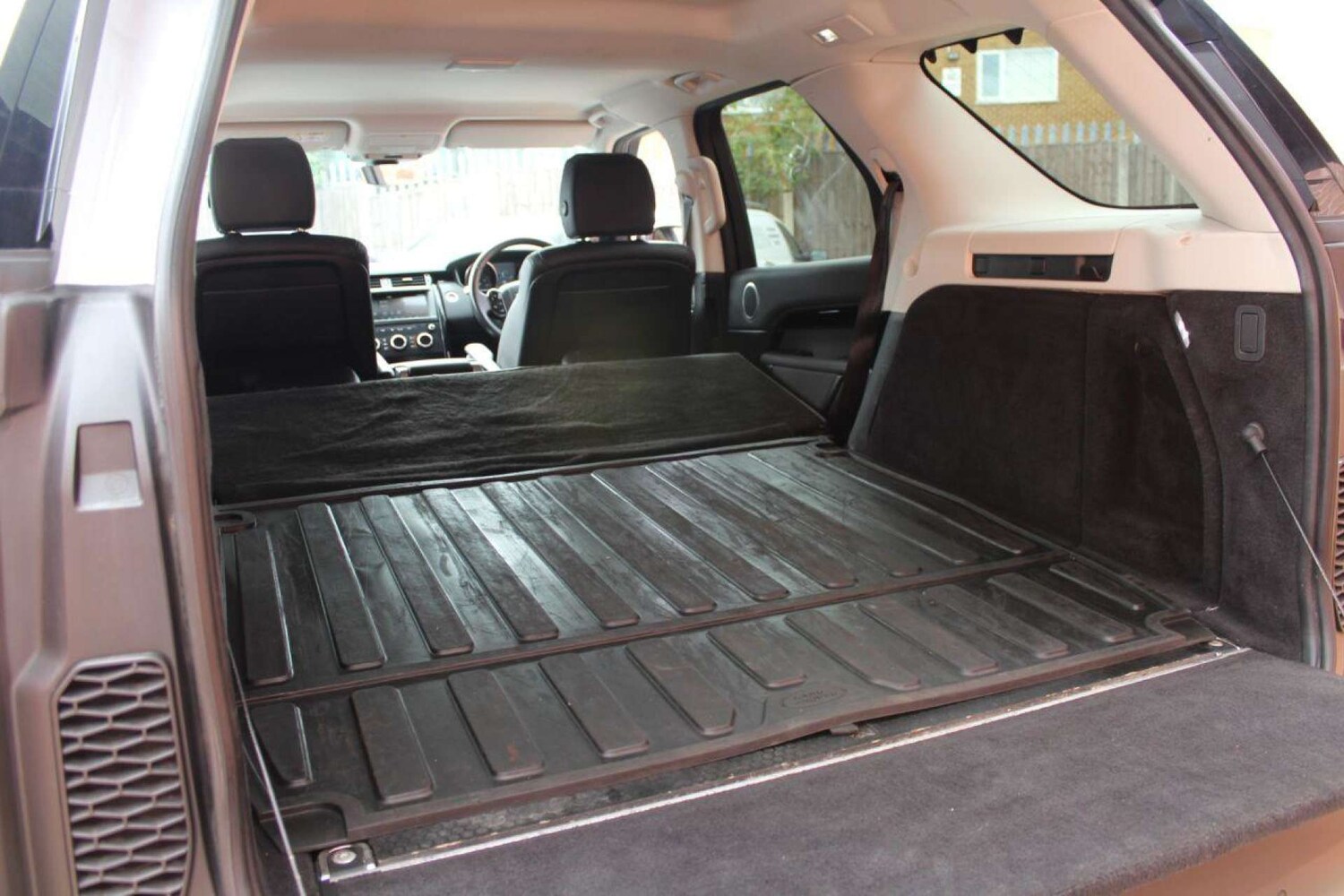 Used Land Rover Discovery 2019 for sale - 77523412: Photo 14