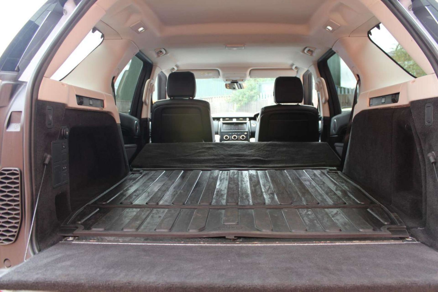 Used Land Rover Discovery 2019 for sale - 77523412: Photo 3