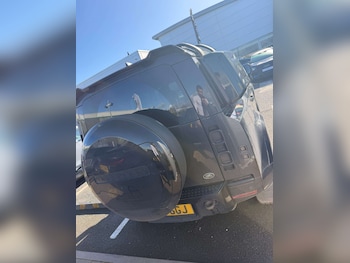 Used Land Rover Defender 2021 for sale - 78555356: Photo